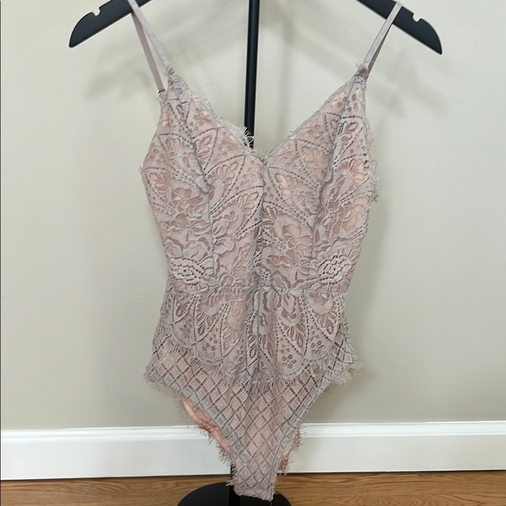 Lace Bodysuit in Blush Pink